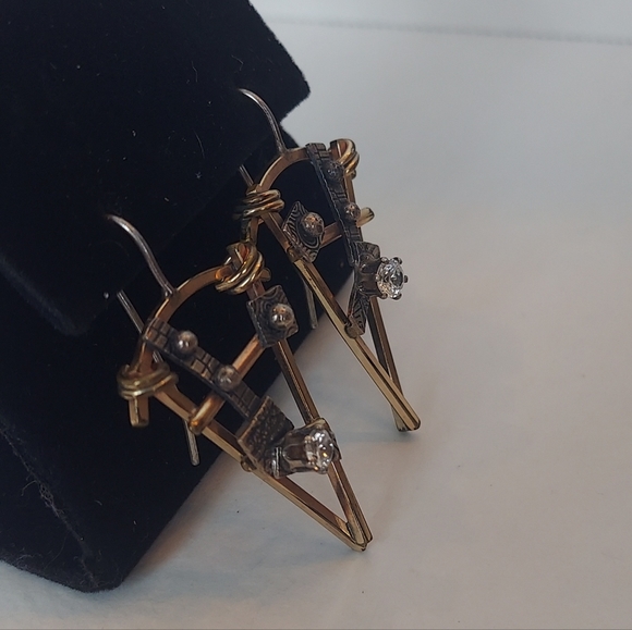 Unique Triangular Cubic Zirconia Dangle Earrings - Picture 3 of 7